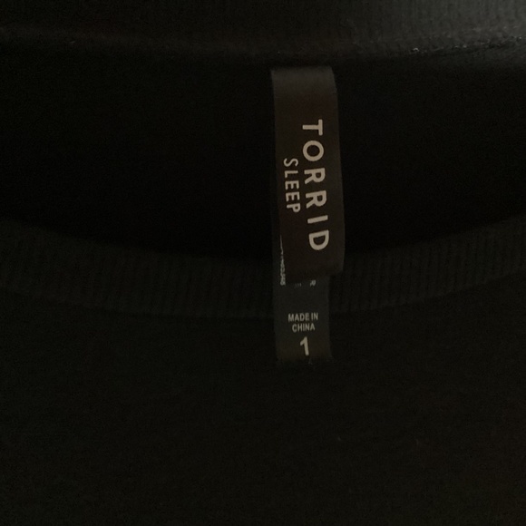 Torrid Lightweight Women’s Sweatshirt | Cute! - Picture 2 of 3